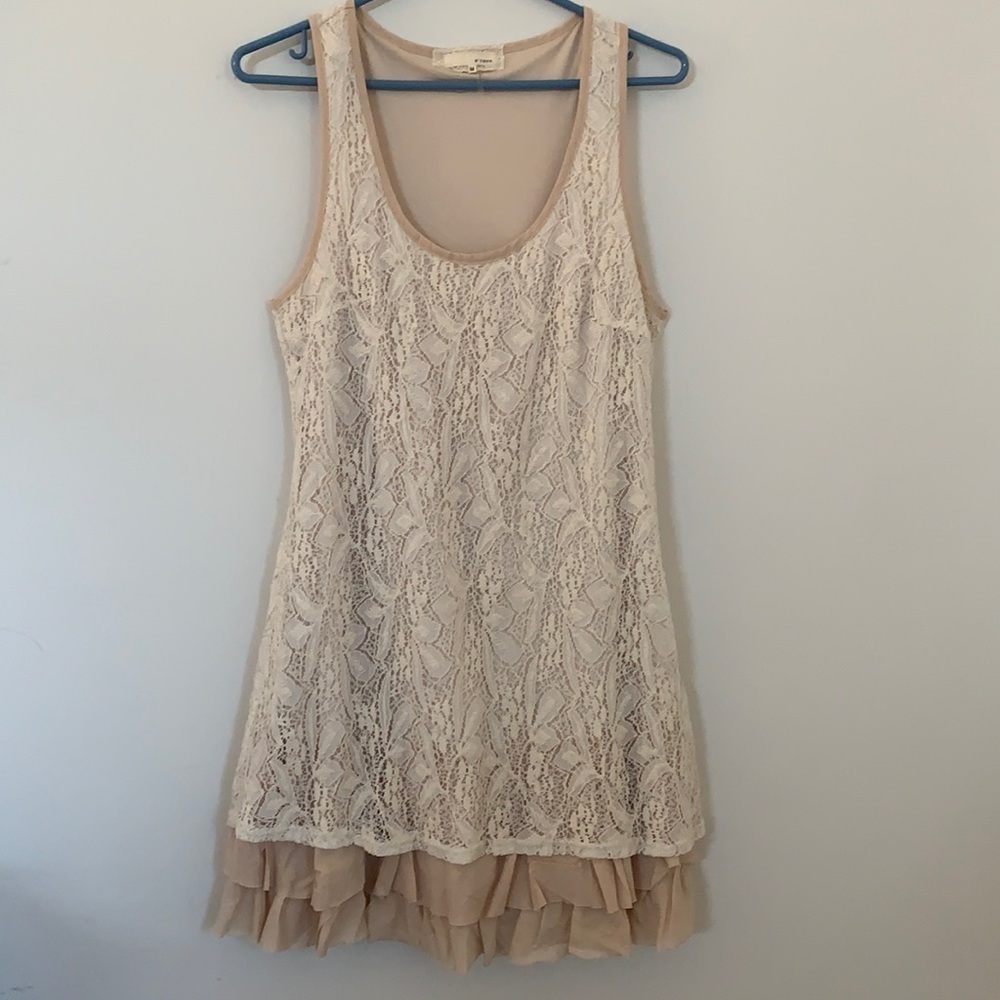 A’REVE TAN SLEEVELESS LACED DOUBLE LAYER DRESS M